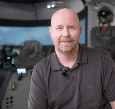 DIY Tech Edition: Kurt har brugt 20 år på at bygge sin F-16-flysimulator