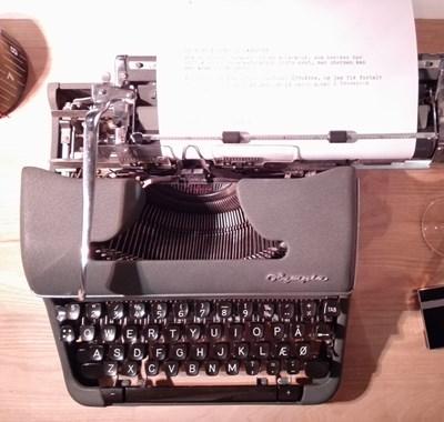 Den med skrivemaskinen...