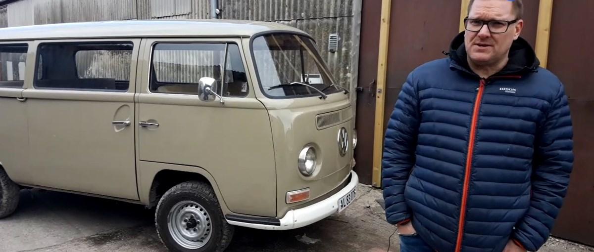 Til salg: Totalrestaureret VW Transporter-bus fra 1971