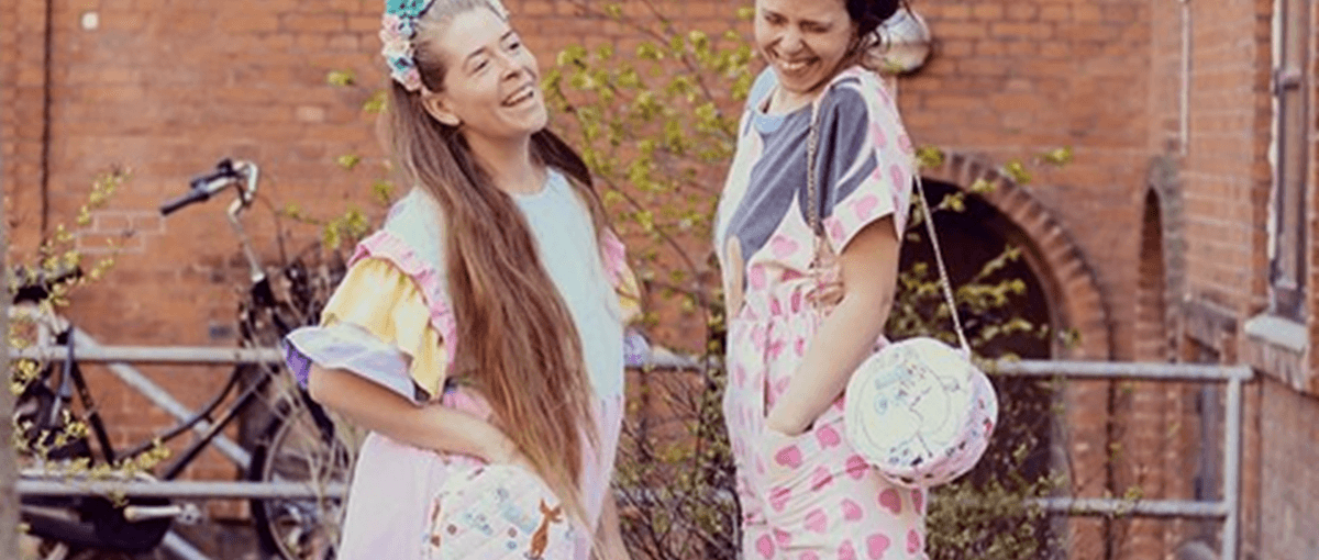 Maya og Bella forvandler nostalgisk dynebetræk til populært tøj