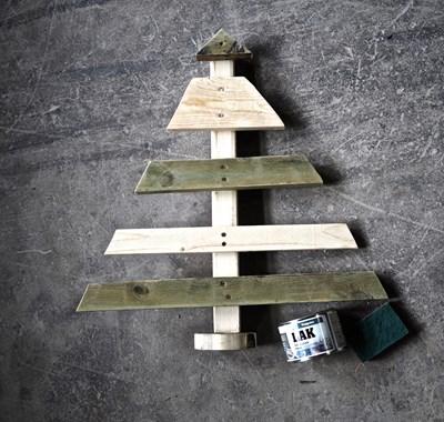 DIY - juletræ i genbrugstræ!