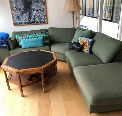 DIY: Sådan ombetrækker du sofaen